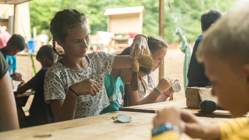 Delavnica polstenja volnenih figuric in šivanja usnja
